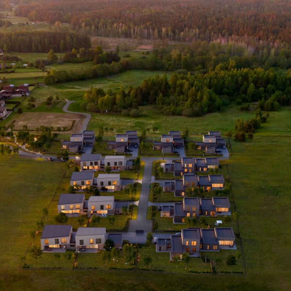 „Keturlapio skveras“, Spindulio g. 88, Vilniaus r. sav., Riešės sen., Didžiųjų Gulbinų k.